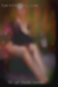 30 yr nude woman