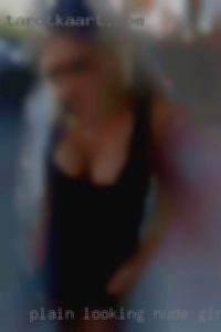 plain looking nude girls